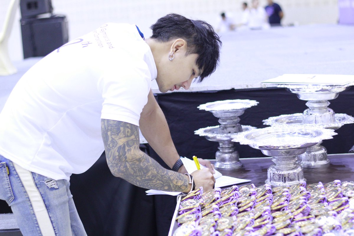 ใส่เสื้อผ้าบ้าง 😆