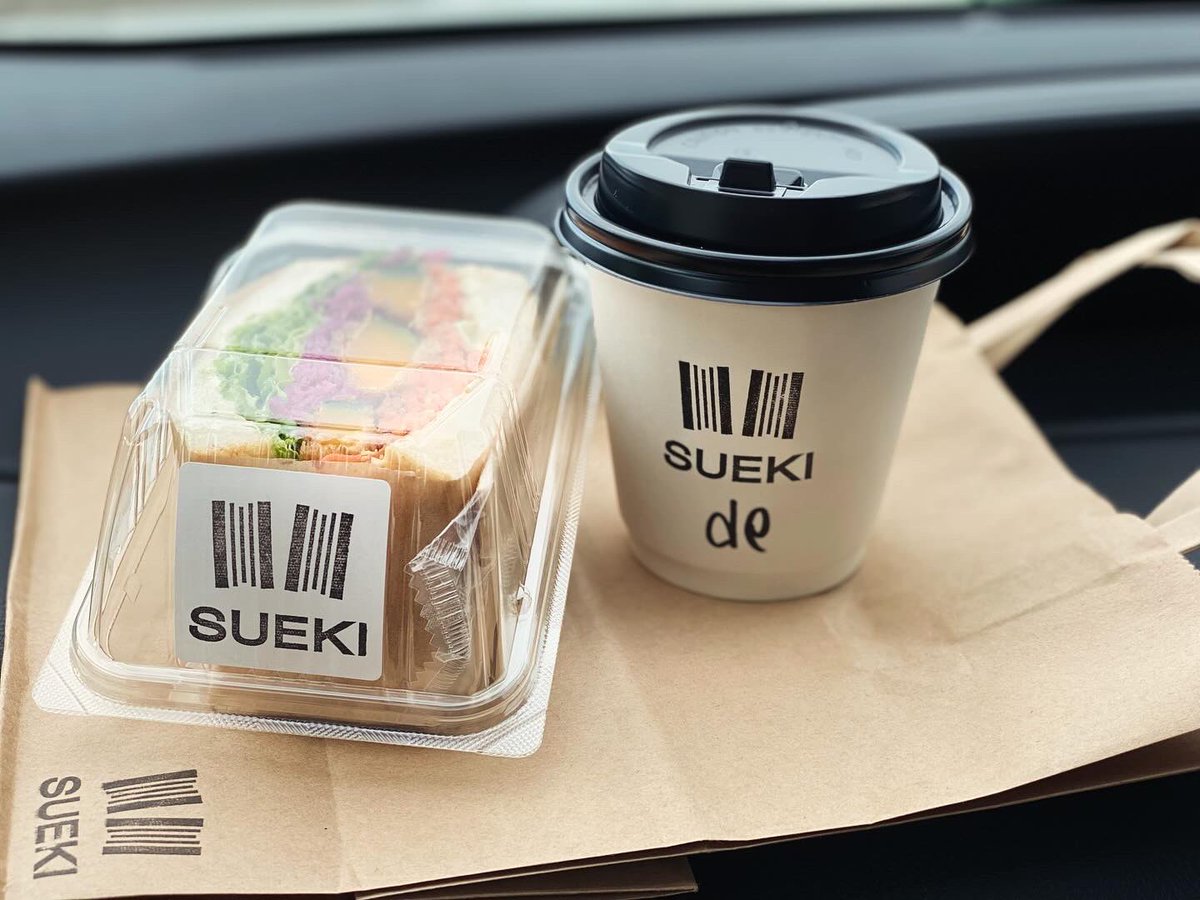 MoriokaOshosu's tweet image. 今日はSUEKIさん @SUEKI_morioka が日曜営業とのこと、行くしかないっ❗️
ベジタブルサンドとノンカフェインコーヒー、サーターアンダギー☕️🥪✨んめ❣️
#sueki 
#ベジタブルサンド #ベジカツサンド
#coffee 
#盛岡おしょすガール
#盛岡乙女
#おしょすたぐらむ