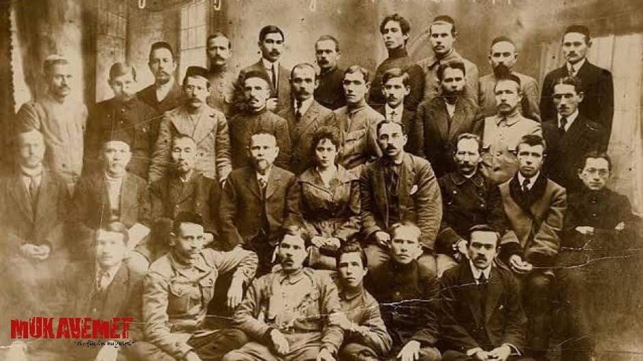 'Göğsümde 15 yara var!. Deldiler göğsümü 15 yerinden, sandılar ki vurmaz artık kalbim kederinden! Kalbim yine çarpıyor, kalbim yine çarpacak!!!' Katledilişlerinin 103. yılında Türkiye Komünist Partisi lideri Mustafa Suphi ve yoldaşlarının anısına saygıyla...