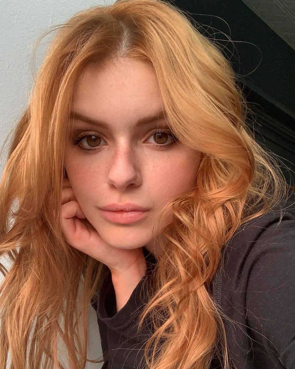 Outstandingmx's tweet photo. 🥳Galería para festejar a la actriz #ArielWinter 🎂

#OutstandingBirthday #OutstandingGirl #AlexDunphy #ModernFamily https://t.co/BhFig1LH2e