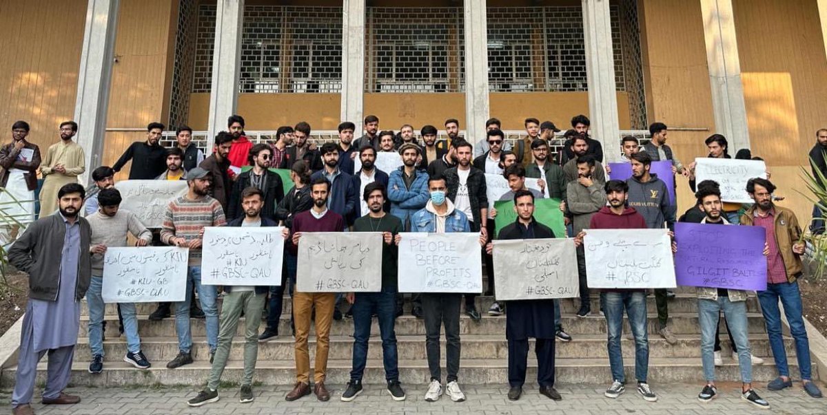 GilgitStudentsf's tweet photo. Quaid e Azam University Islamabad students passionately join hands in solidarity with the resilient people of Gilgit-Baltistan, echoing their call for autonomy and self-determination.  #SolidarityWithGilgitBaltistan
 #GBWantAutonomy 
@TanveerBalawar https://t.co/O13RPuddcc