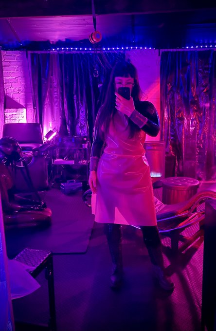 My heavy rubber session last night was just 🥵🥵🥵🥵 https://t.co/iY5zx81b3J