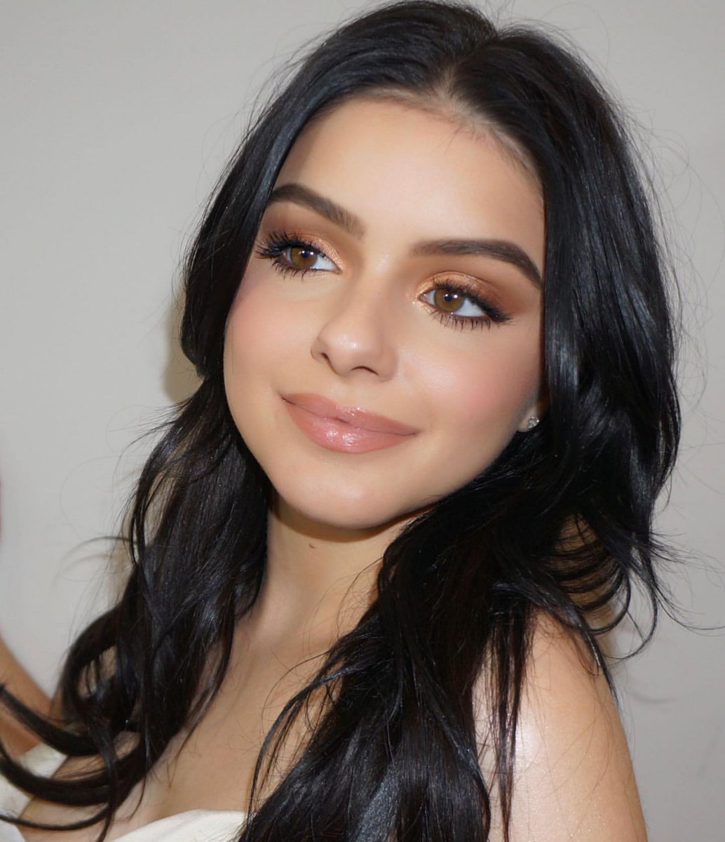 Outstandingmx's tweet photo. 🥳Galería para festejar a la actriz #ArielWinter 🎂

#OutstandingBirthday #OutstandingGirl #AlexDunphy #ModernFamily https://t.co/ccE9hNC0Ul