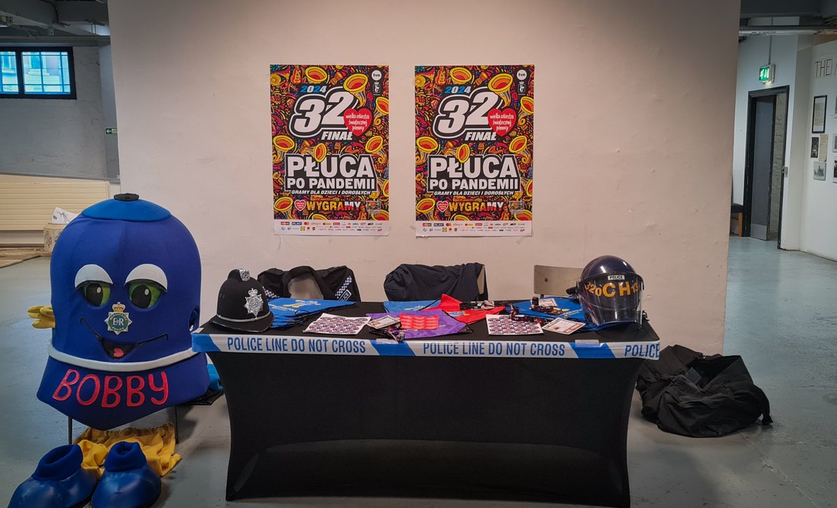 MerPolCityCen's tweet photo. Siema, dziś lokalna policja wspiera akcję WOŚP, zapraszamy serdecznie do Black-E w City Centre. 

Specials, LP and CEU officers are supporting The Great Orchestra of Christmas Charity in Black-E.

@MerseySpecials @MerPolCEU @fundacjawosp https://t.co/ATM3sllYZs