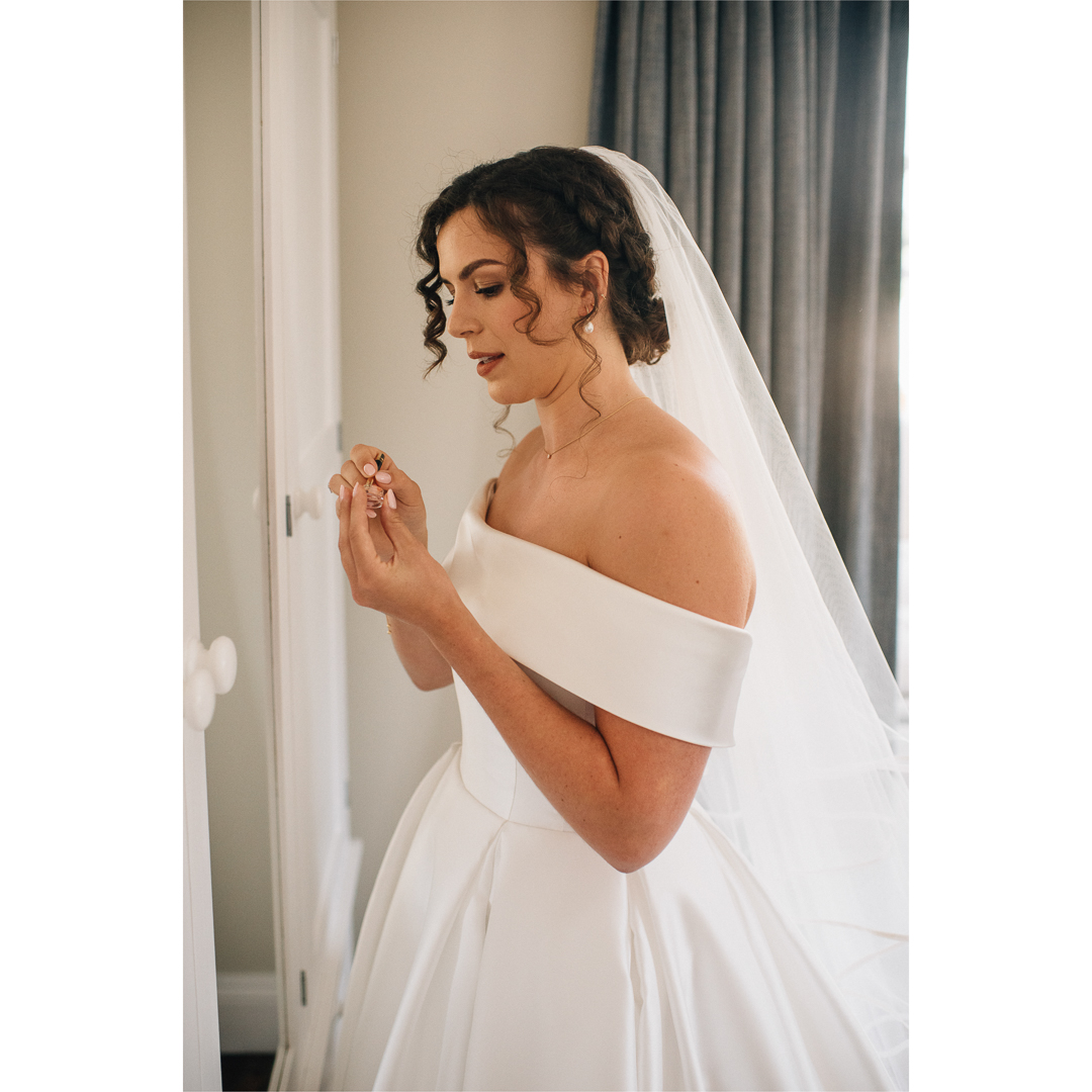 alex_dimopoulos's tweet image. The very beautiful and warm-hearted @izzy_newmansanders

alexdimos.com/cornwall-weddi…

#weddingphotography #weddingphotographer #sassiholford #falmouthwedding #falmouth #lookslikefilm #weddinginspo #vscofilm #photography #lookslikefilmweddings