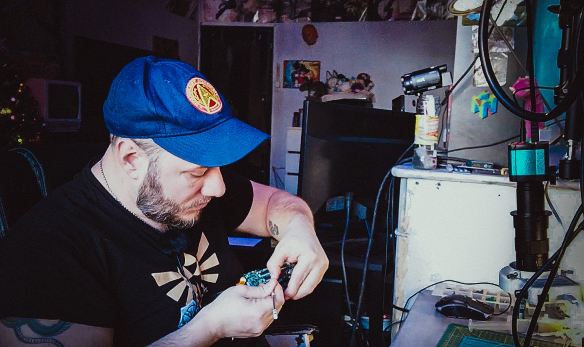 GeekHillZone's tweet photo. Pourquoi ne pas travailler le week-end ? Photo prise pendant l'enregistrement de ma future double vidéo définitive consacrée à la PC Engine GT, dont la première partie sera publiée le week-end prochain.
.
.
#Reparations #gamer #gaming #Necpcengine https://t.co/DzTSCuytwK