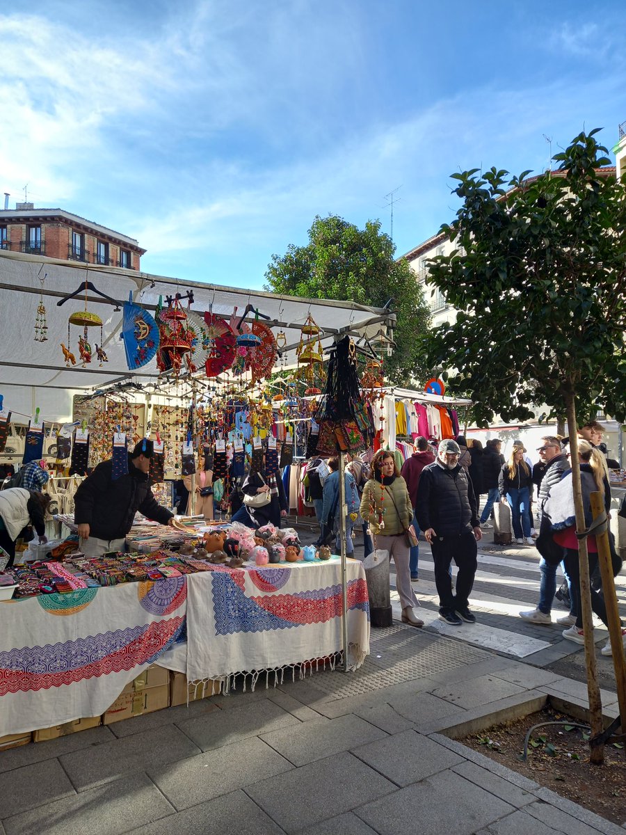 WyHighMFL's tweet photo. This morning we went to El Rastro market for a spot of shopping and we are going to have lunch in a traditional Spanish restaurant before hitting the museums @WyHighAcademy https://t.co/daF3DRcUeE