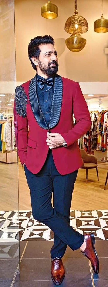 TeamDevFcBd's tweet image. Heartiest Congratulations KING on completing 18 memorable years as the SUPERSTAR 🫶🏻

*Acting না জেনে সুপারস্টার হওয়া যায় কিন্তু সুপারস্টার হয়ে ১৮ বছর থাকা যায়না* 💥❤️

TO MORE BLOCKBUSTERS 🥳
#18YearsOfDEV 
@idevadhikari ❤️