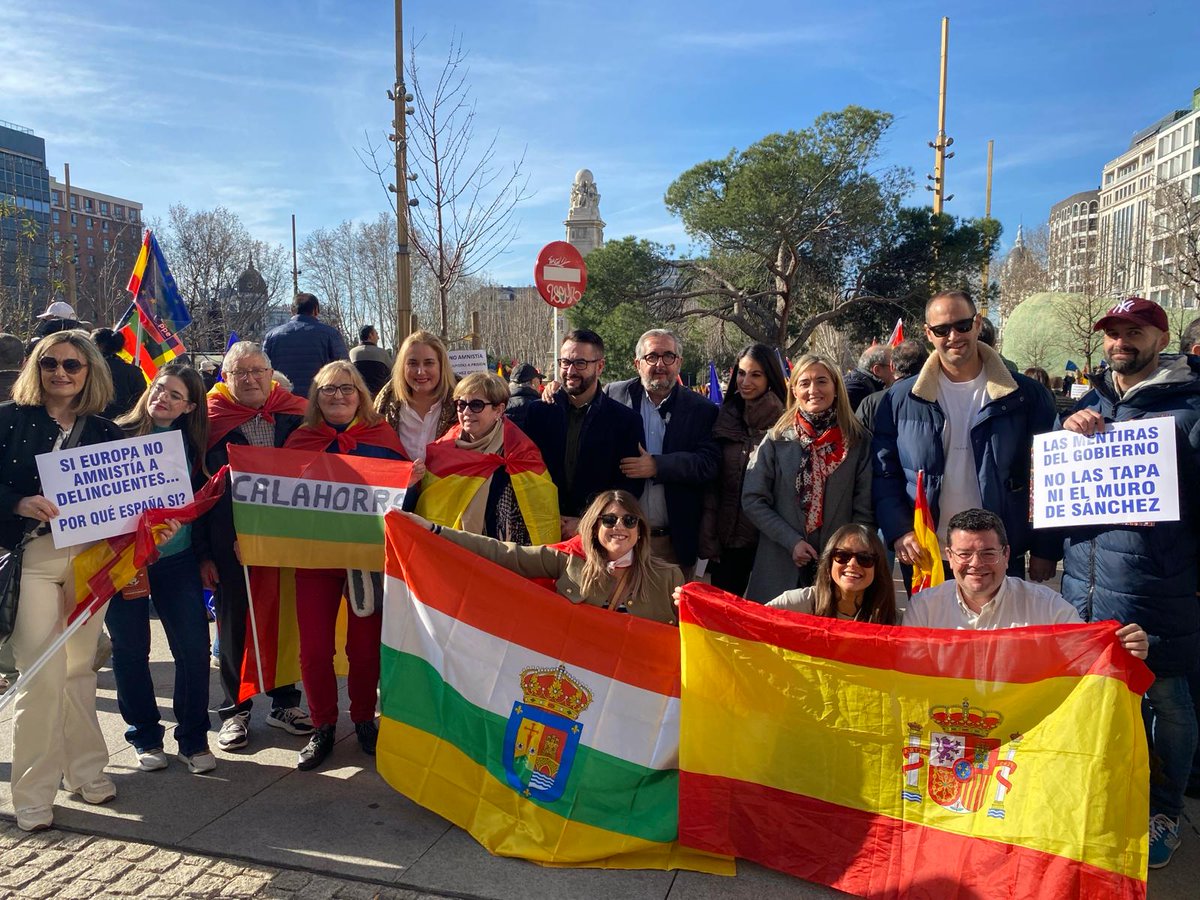 LaRiojaPP's tweet photo. 🔵🔵La delegación riojana en Madrid por una España Fuerte, contra la Amnistía y por la Igualdad entre todos los españoles. https://t.co/QWz1TlkkXG