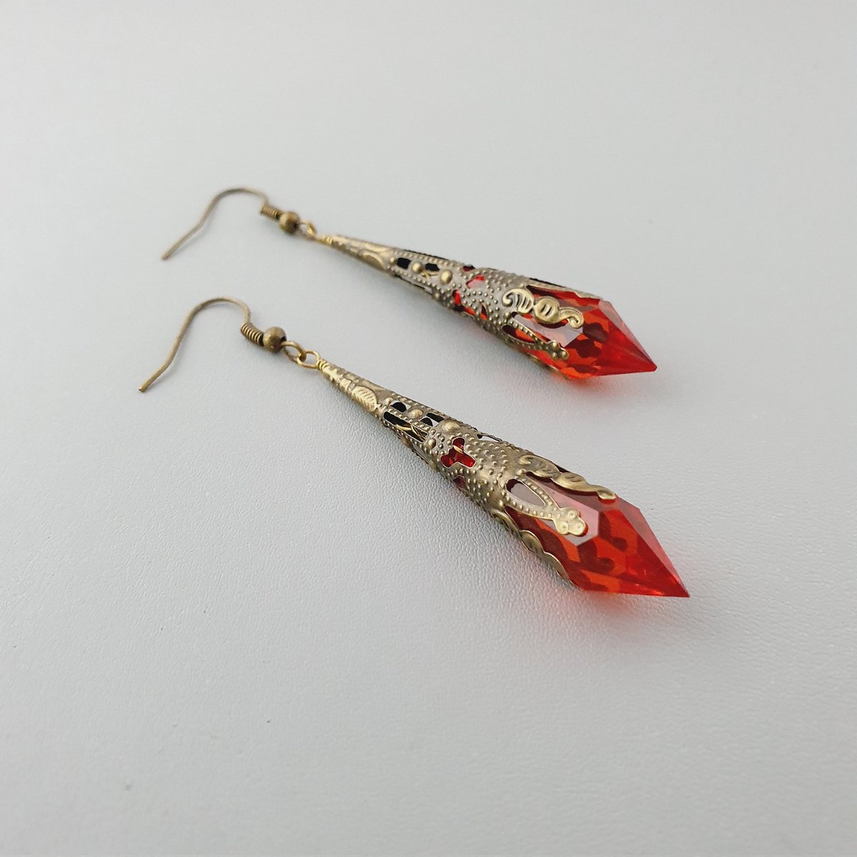 Thistlesjewell1's tweet photo. Gorgeous Red Pendulum Earrings Perfect For an evening out and a great gothic inspired gift idea
https://t.co/pym6QgzoJ4
#ValentinesDay #gothic #jewelry #earrings #giftsforher #gothgift #EtsySeller #alternative #fashion https://t.co/dWaWFLjoGh