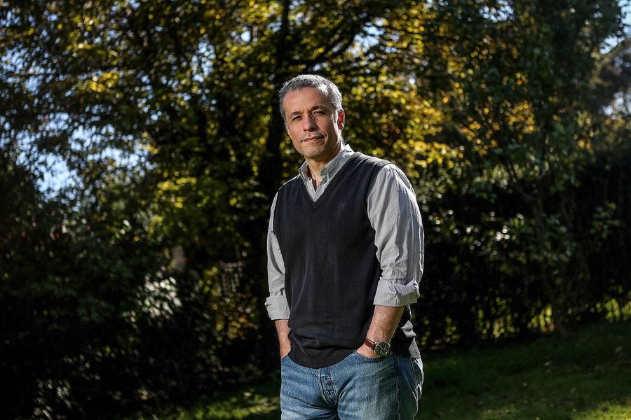 latercera's tweet photo. 📈@pulso_tw | Columna de Óscar Landerretche: “Sin vender la pomada”. "Necesitamos tomar decisiones democráticas basadas en la realidad, con lógica de responsabilidad y con actitud adulta" https://t.co/gsJYcLsabQ https://t.co/QbfnVefq3r