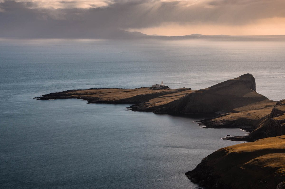 jahlandscapes's tweet photo. Definitely not a time of year for creating new photos, so here's a calm shot from 2 yrs ago of Neist Point Lighthouse, with South Uist &amp; Benbecula on the horizon.

#neistpoint #isleofskyeofficial #isleofskyescotland #isleofskye #StormHour #visitscotland #highlandcollective #NC500 https://t.co/CtIz21DfRu