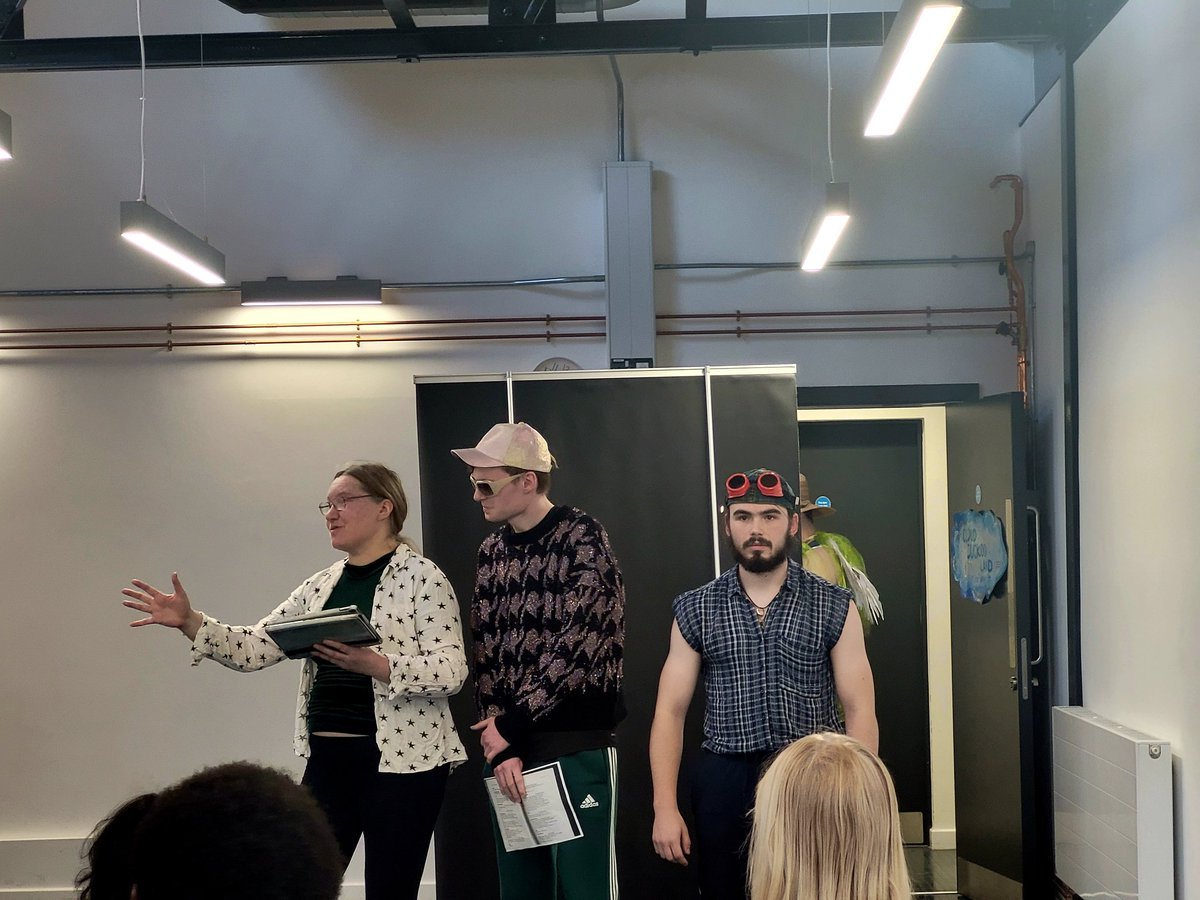 EricaMa1313's tweet photo. 23 hours into the 24 hour workshop and they are performing @VulcanWorks_ for @RoyalDerngate and @Spymonkeycomedy beyond the stage #Frogs #Birds #Bonkers https://t.co/UGLbXrkrG4