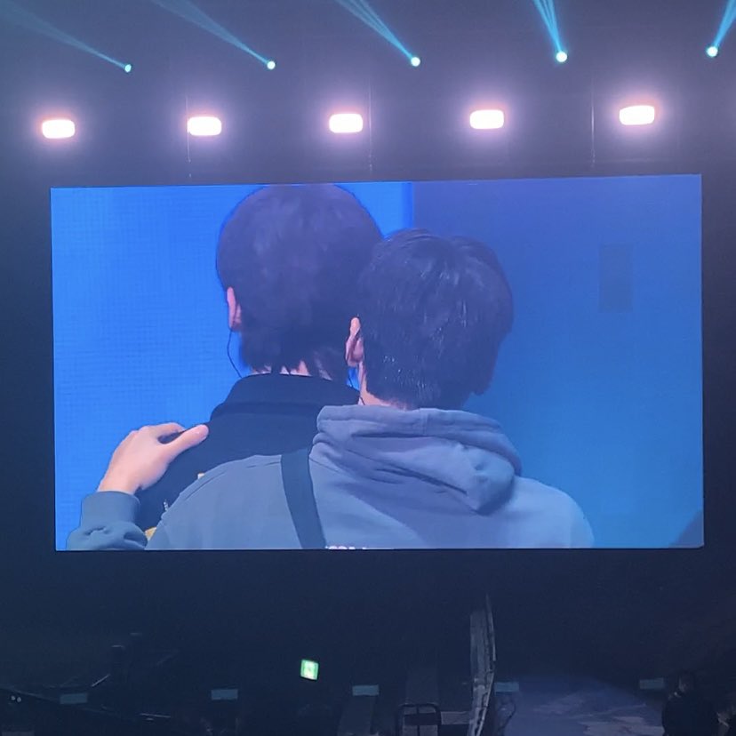 san3bo's tweet photo. 우는 윤호도 커여운데 산덩이가 가서 달래줘서 너무 커여움 https://t.co/9accooI4WW