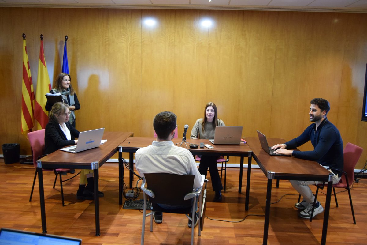 Esc_Judicial's tweet photo. La #74Promoción ya ha realizado varias simulaciones de #penal y de #civil. Guiados por el profesorado, asumen el papel de cada uno de los diferentes actores en una vista o audiencia. Entrad@s en materia! #Formación #excelencia #opositores #juezas #jueces @PoderJudicialEs https://t.co/DkbMpJgufJ