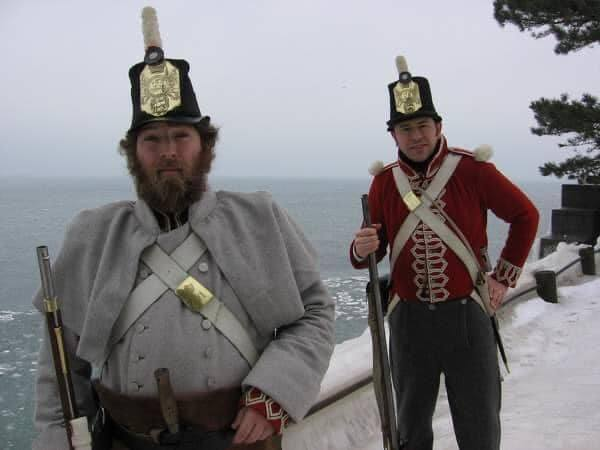 tom4141tom's tweet image. Re-enacting Memory:  2007 Winter Drill at Old Fort Niagara (Youngstown, New York).

Because winter drill on an exposed icy promontory just seems like such a fun time!

#Warof1812