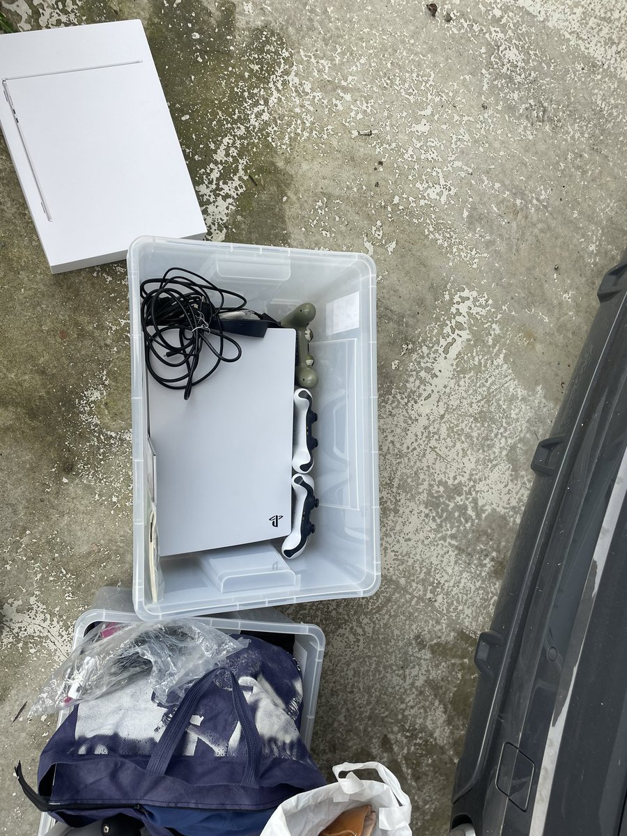 fomohodler_eth's tweet photo. Totally useless PS5 moving to garage https://t.co/AG9taer6z6