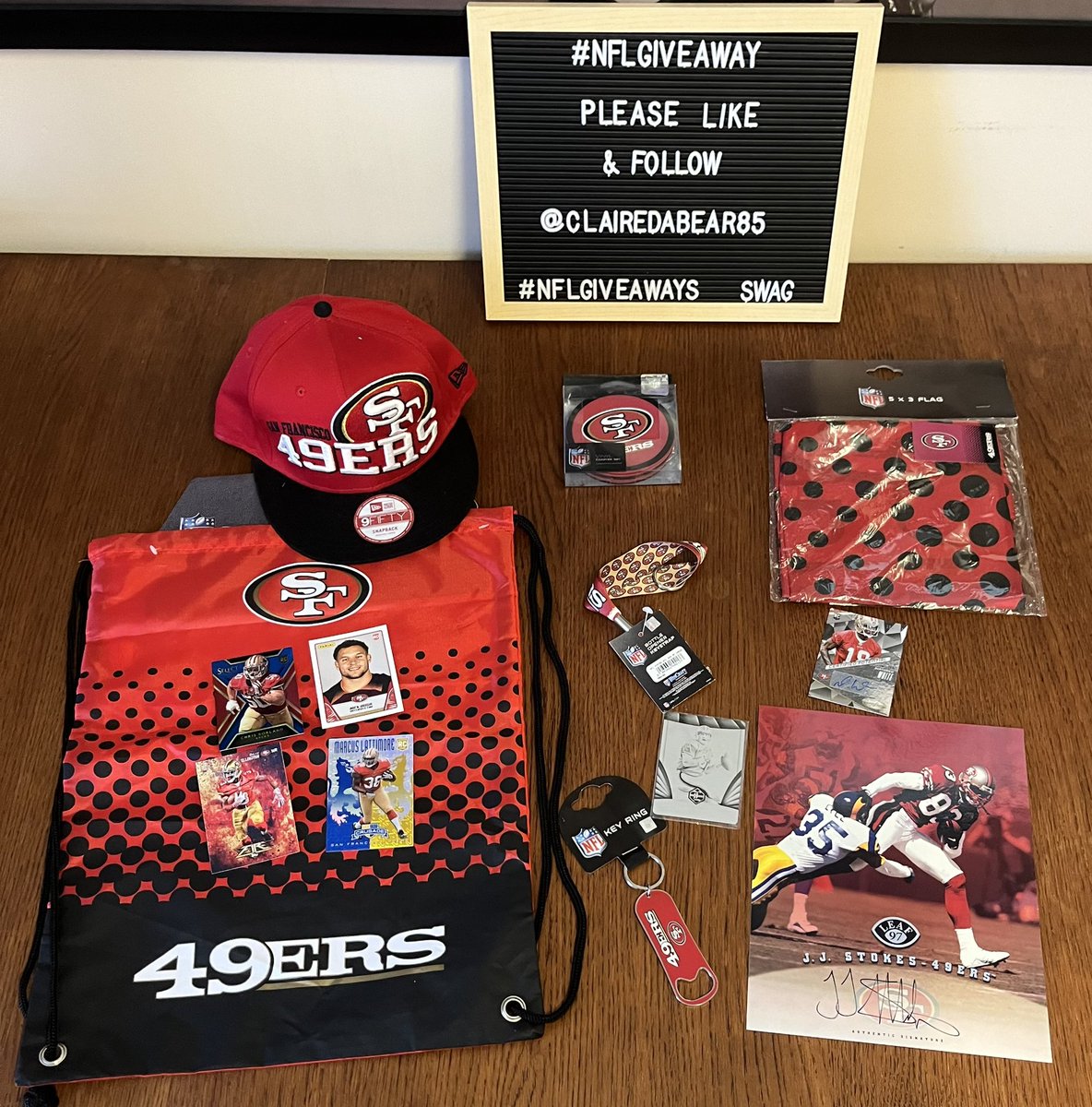 Claire Da Bear tweet media