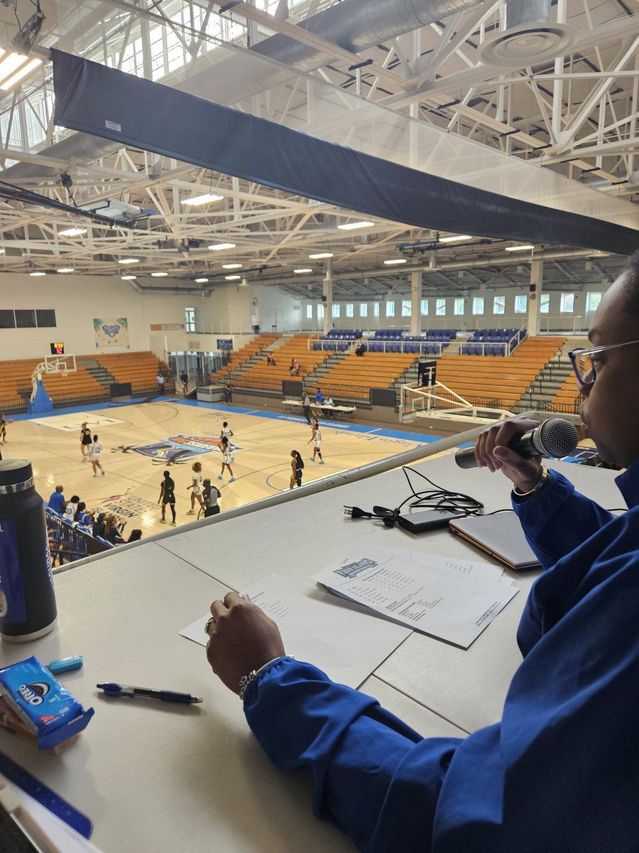 KMCtheMarketer's tweet photo. PA announcer running late? Not a problem. Dj Special K turned into PA Announcer Karen and kept the show going. Your favorite AD can do it all! And so can my GA. #GirlsRunTheWorld https://t.co/qplNAeUNsh