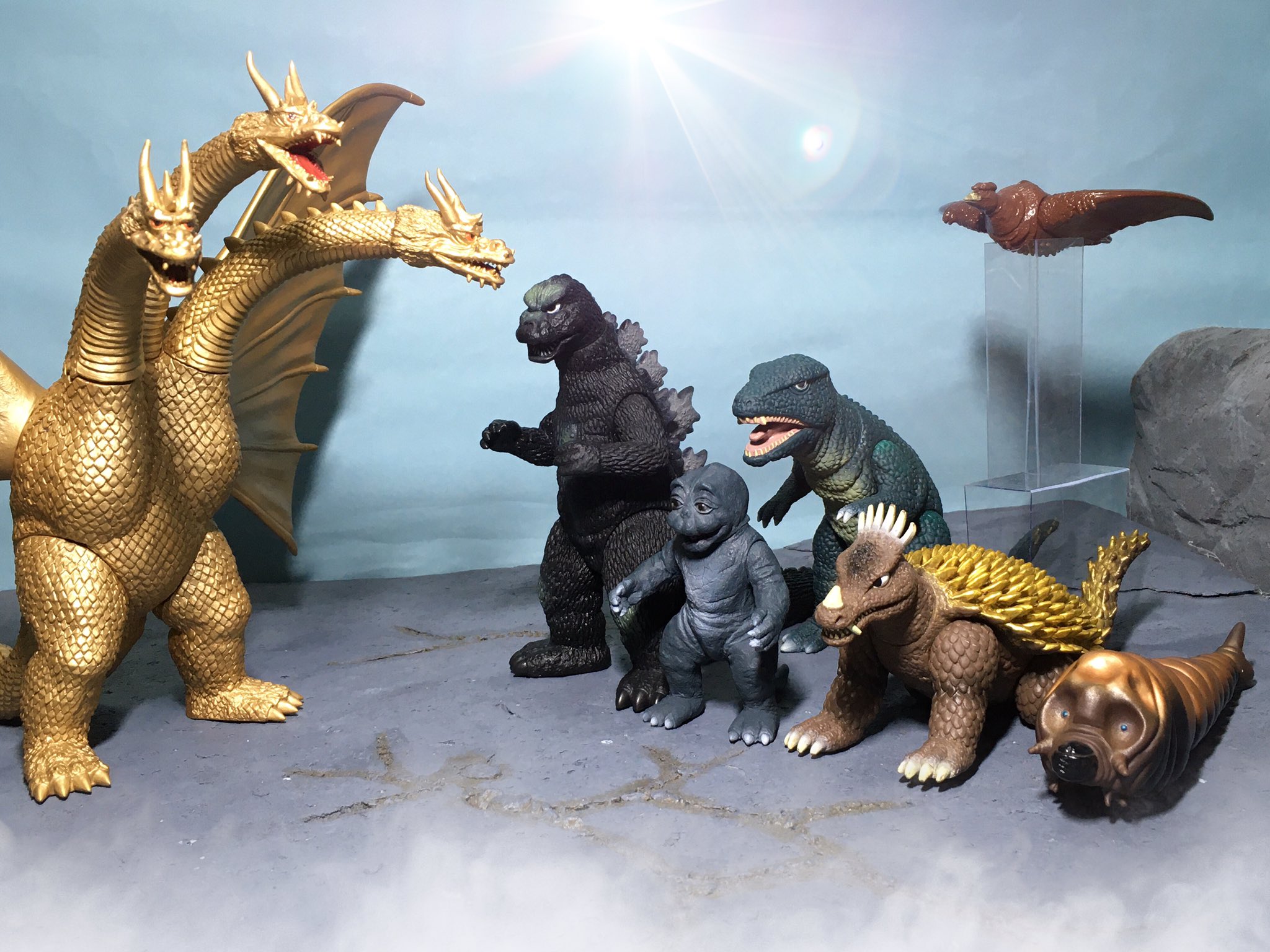 ゴジラ ミニラ モスラ アンギラス 怪獣 ソフビフィギュア まとめ売り! Amazon.co.jp: ゴジラ 怪獣 ソフビ 色々 5個 まとめて