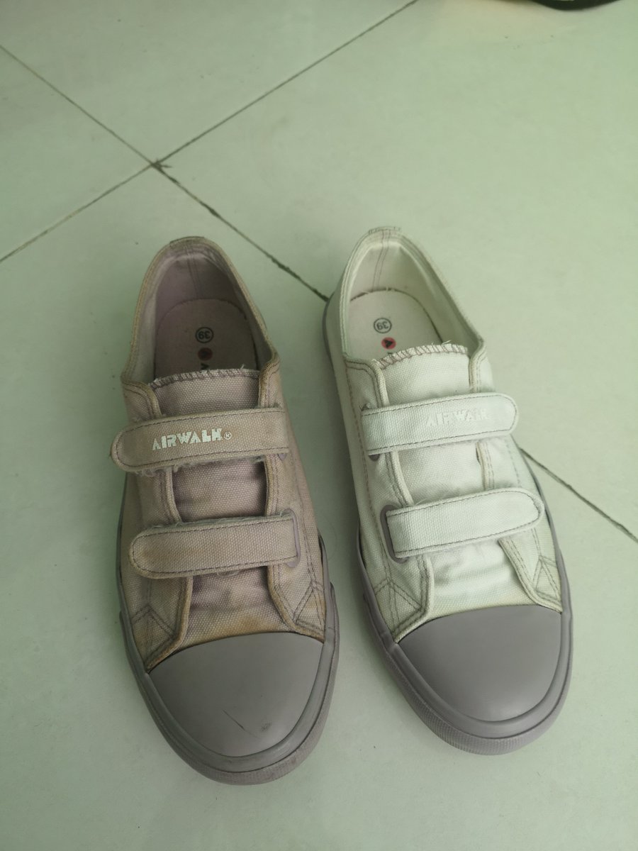 agntwsty's tweet photo. @varphizeta @StoryGL @Widino Cling u/bahan karet sikat. Giv u/ bahan canvas sikat. Bayclean u/ bahan canvas oles. Citrun+air u/ bilas sikat/rendam. Vacuum/micro fiber u/ mengurangi kadar air. Tisu u/ bungkus selama pengeringan/jemur. Jika setelah kering ada putih2 seperti bedak tinggal sikat kering+puk2 https://t.co/pdSdTBKdRO