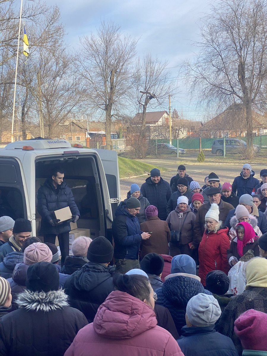 UaEmergencyFood's tweet photo. Distribution of food rations in small villages near Nikopol, with the support of Slovakia's government (SlovakAid). Ready-to-eat food, clean water, and hygiene kits provided to those in need.
1/1 https://t.co/EaxYNTFV3D