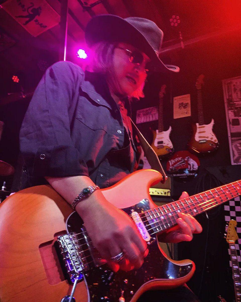 WildGuitarman's tweet image. 今年のPITPIさんライブ一発目☝️昨夜の東海ダイナマイトは激熱に終演🧨🔥

次回は 2/17 @広島club cream hiroshimaにてKeep on Rollin'🤘🤠

#水口晴幸 #PITPI #WCRB
#バンマス #ギタリスト