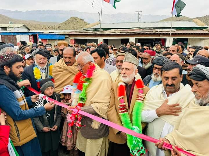 WatanShad's tweet photo. زیارت؛ 
د کاڼ ډپو الیکشن سیل دفتر افتتاح د پښتونخوا مېپ مرکزي جنرل سیکرټري نامزد امیدوار PB-7 عبدالرحيم زیارتوال وکړه پر دا محال د پارټۍ ګڼ شمېر ملګرو ګډون درلود. https://t.co/DNUvjUi7SF
