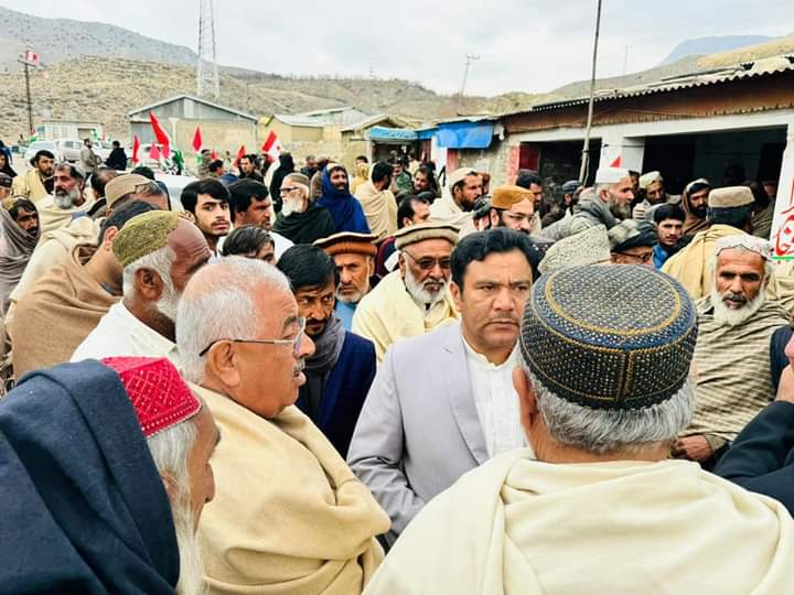 WatanShad's tweet photo. زیارت؛ 
د کاڼ ډپو الیکشن سیل دفتر افتتاح د پښتونخوا مېپ مرکزي جنرل سیکرټري نامزد امیدوار PB-7 عبدالرحيم زیارتوال وکړه پر دا محال د پارټۍ ګڼ شمېر ملګرو ګډون درلود. https://t.co/DNUvjUi7SF