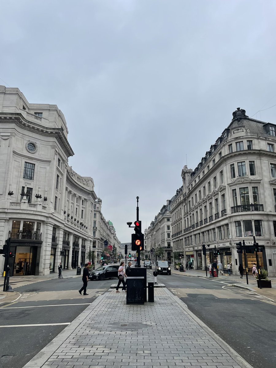 xx_zamani's tweet image. "Touch down in london town🇬🇧"- For #DavidoO2Arena don’t play ⏳🔥