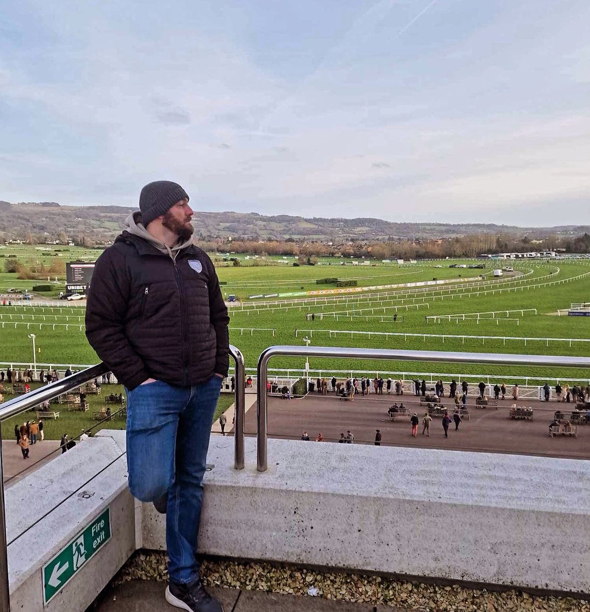 No winners but at least I touched grass! <a href="/CheltenhamRaces/">CheltenhamRacecourse</a> <a href="/Twitch/">Twitch</a>