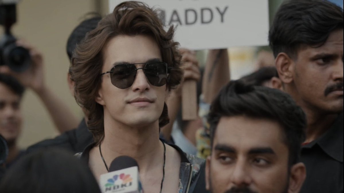 MohsinKhan_Team's tweet photo. #MohsinAsMaddy is back on our screens in #JabMilaTu which is now live on @JioCinema 
Get ready everyone for the next 4 episodes to be on air tomorrow till keep loving and sharing ❤️🔥
🔗https://t.co/OxNsHJH61g

Also use JAB MILA TU NOW STREAMING in all your tweets

#MohsinKhan https://t.co/jBoSR7QEf7