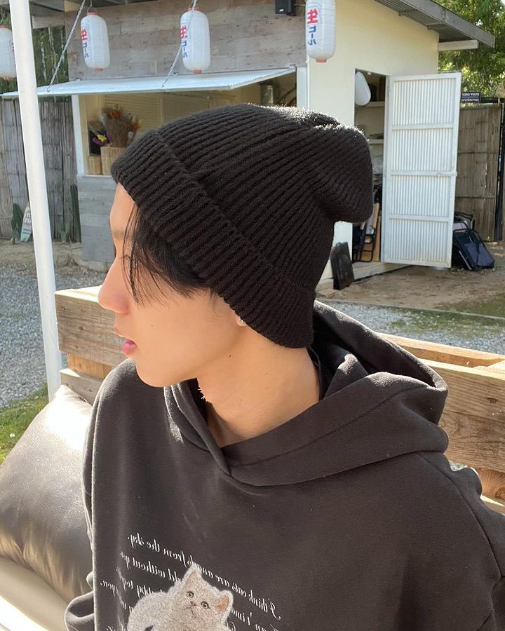 “หลงเธออีกแล้ว ทุกทีที่หันมา” 💚🧑🏻‍⚕️🐶
-ซาน 
IG : lhongsan.nnn 
#สัตวแพทยศาสต์ #ปี2 #KU82 #KUSEXYBOY