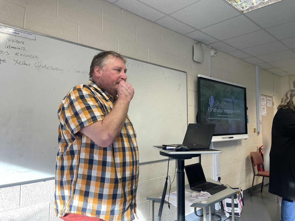 flygirlNHM's tweet photo. The amazing Pete Boardman @pebo22 talking entomology on seepages for #Shropshire #EntoDay (obvs mostly flies πͺ°π)
Exposed seepages were great till the rains cameβ¦. https://t.co/9Gq65RSafd