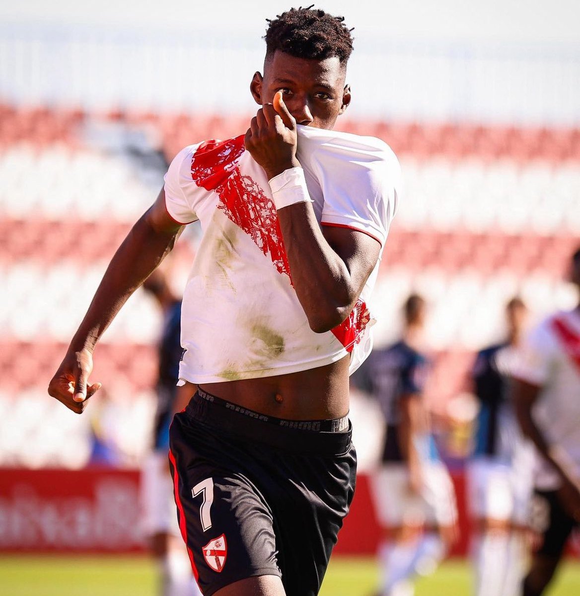 Prime_Fernando's tweet photo. Más cantera y menos cartera @SevillaFC https://t.co/p0FGseo8Os