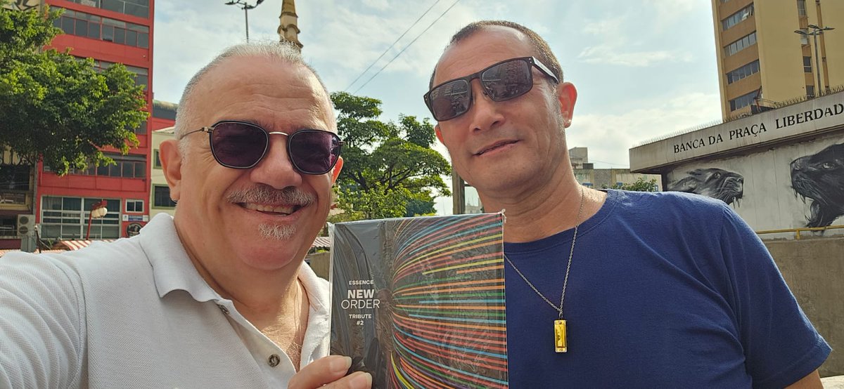 ailtonrios's tweet image. Recebendo do @pedroeleftheriou CD físico do Tributo @neworderofficial fiz a Gaita na música Love Vigilantes o 2o trabalho 1o foi a canção Butterfly ambos p. o @tangiblefeelings #AiltonRios #PedroEleftheriou #tangiblefeelings #neworder #lovevigilantes #gaita #abbeyroad #butterfly