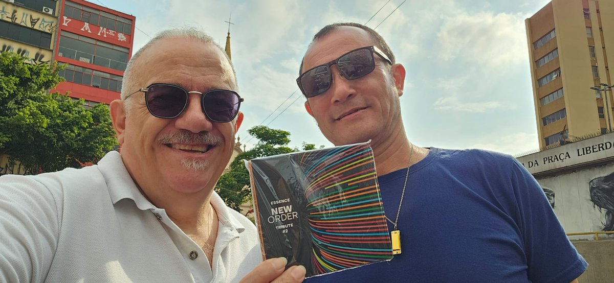 ailtonrios's tweet image. Recebendo do @pedroeleftheriou CD físico do Tributo @neworderofficial fiz a Gaita na música Love Vigilantes o 2o trabalho 1o foi a canção Butterfly ambos p. o @tangiblefeelings #AiltonRios #PedroEleftheriou #tangiblefeelings #neworder #lovevigilantes #gaita #abbeyroad #butterfly