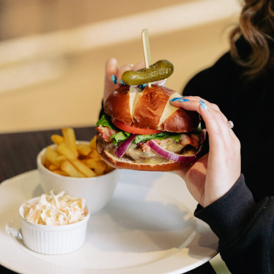 OwlertonStadium's tweet photo. Have you tried our sizzling #BeefBurger? ๐ Your tastebuds aren't ready for this one ๐
Enjoy a chargrilled beef patty nestled in a soft brioche bun, topped with crispy #streakybacon and melted #Jackcheese ๐คค
View full menu ๐ https://t.co/hfFOOYPiPb https://t.co/0EJrS5bpjR