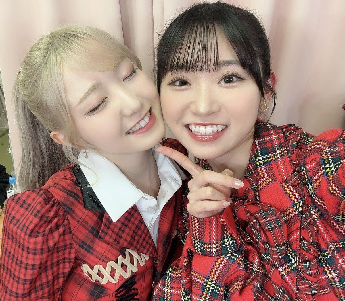 MizukiYamauchi's tweet photo. #本田仁美卒業公演 
ひぃちゃんの涙、美しかった🥲

これからもずっとずっと
大好きで尊敬する存在です。
そしてその背中を追い続けます🫧
たくさんの刺激をありがとう！
またご飯行きたいな🫣💭 https://t.co/oSlSyelxx3