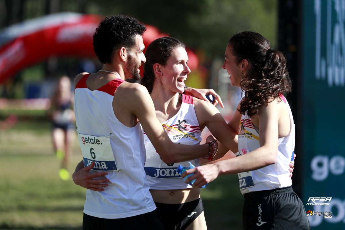 atletismoRFEA's tweet photo. Todos para uno y uno para todos 💪🏻

🥇 La @fetacyl gana el relevo mixto del #CEcross en la segunda edición de la historia 

📺 https://t.co/hZnnEn0mz9
📊 https://t.co/LBspINjj8n https://t.co/g4gMVu0LuT