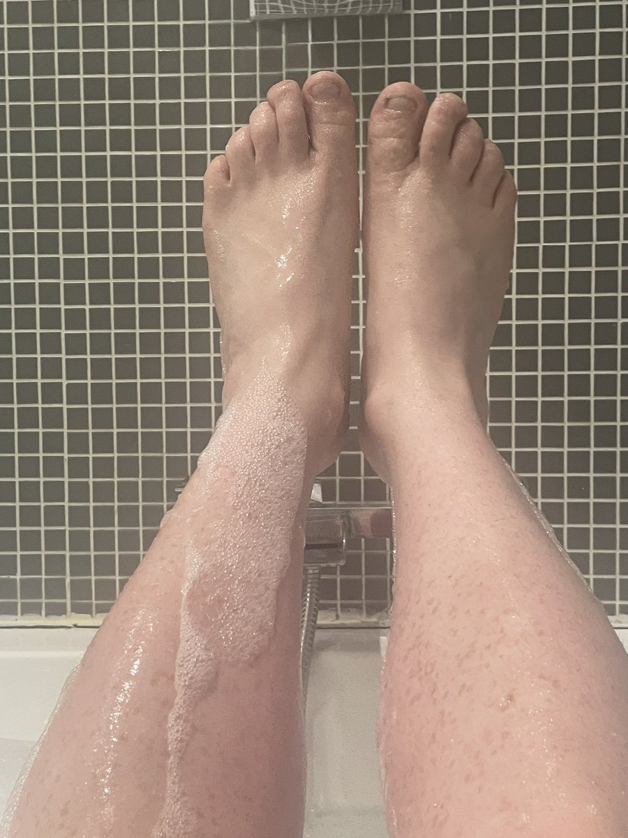 MasterItchyToes's tweet photo. @rt_feet @nick_gtwb @SolesMister @Retweet4Masters Master Itchy feet on the block https://t.co/nGnMSt30uo