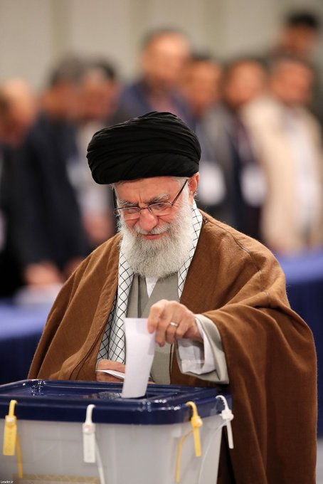 d__enghelab's tweet photo. کوری چشم براندازا منم مثل رهبرم تو این انتخابات شرکت می کنم ... https://t.co/cqQXmpumXk