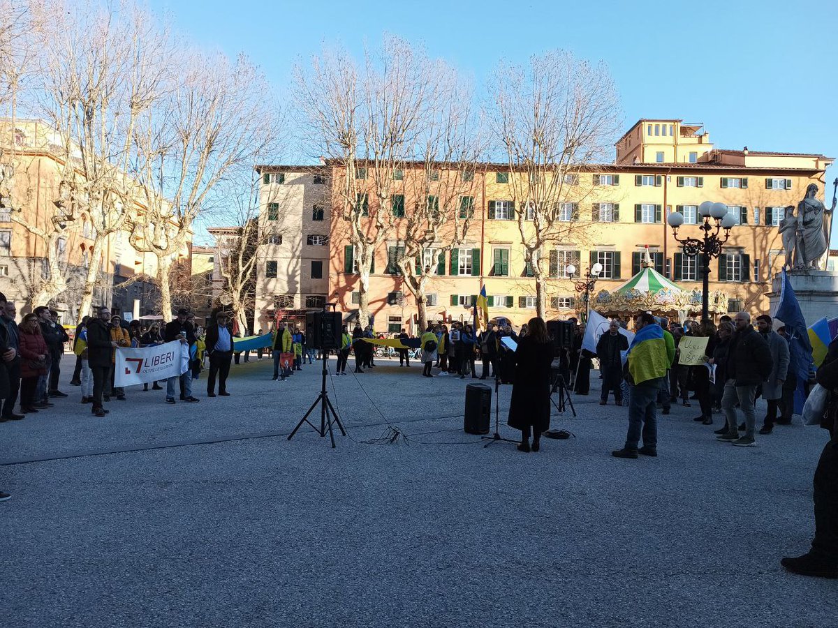 Ieri a Lucca, @liberioltre è stata nuovamente protagonista, insieme alla comunità ucraina Toscana. Dopo aver chiesto 1' di silenzio, in rispetto della #GiornataDellaMemoria, ho espresso la nostra volontà di contrastare civilmente la pervasività della Propaganda🇷🇺 
Slava Ukraïni🇺🇦