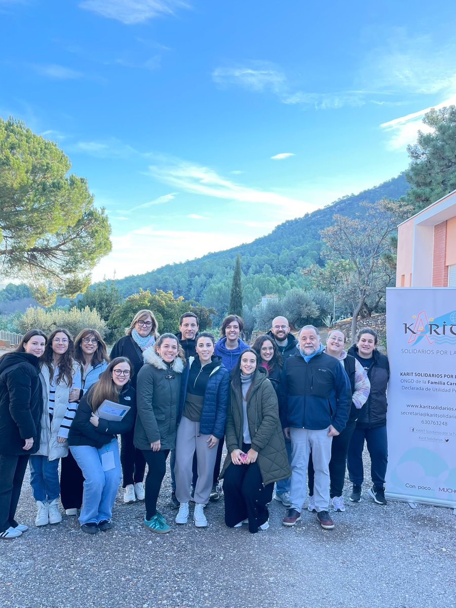 Karitsolidarios's tweet photo. Formación de voluntariado internacional Karit. Momentos de encuentro, de compartir, de aprender… Profundizamos sobre la eticidad de la acción voluntaria, contrapartes, proyectos de desarrollo…
#VoluntariadoKarit #FraternidadqueTransforma https://t.co/LUIN1qYyC4