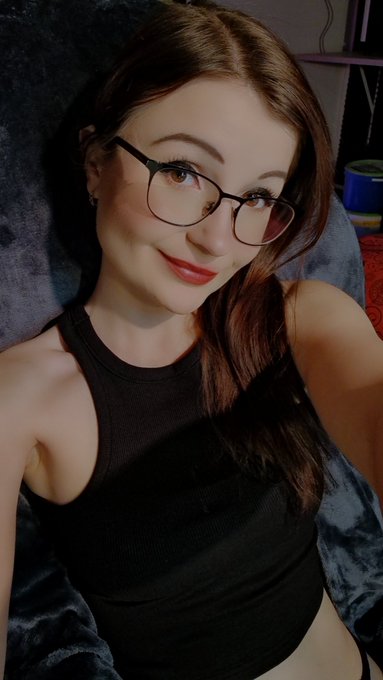#Live #Cam in a few minutes. 😋 Who wants to #join me in my #sunday #stream?? 😈  👇🏻👇🏻👇🏻 https://t.co/hs6hILSLbZ<a href="/tag/live"class="tags">#Live</a><a href="/tag/cam"class="tags">#Cam</a><a href="/tag/join"class="tags">#join</a><a href="/tag/sunday"class="tags"><span>#sunday</span></a><a href="/tag/stream"class="tags"><span>#stream</span></a>