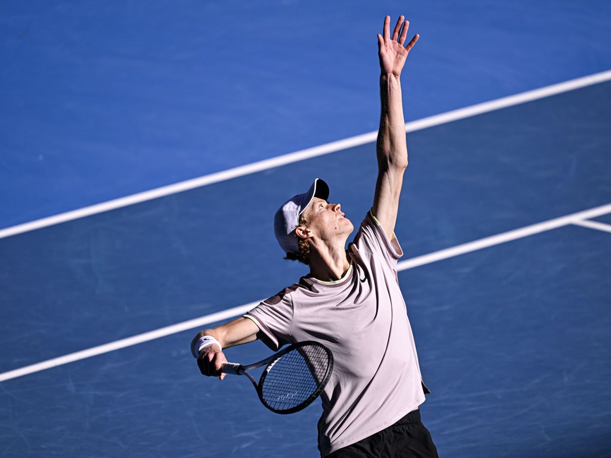 Meno di due ore fa erano già cominciati i processi. Sotto 2-0, una finale ormai sfumata, le critiche riguardo all'approccio e ad una grande occasione persa.
Ma ai processi e alle critiche gratuite ci ha fatto ormai l'abitudine.
Il suo accento, il colore dei capelli, la