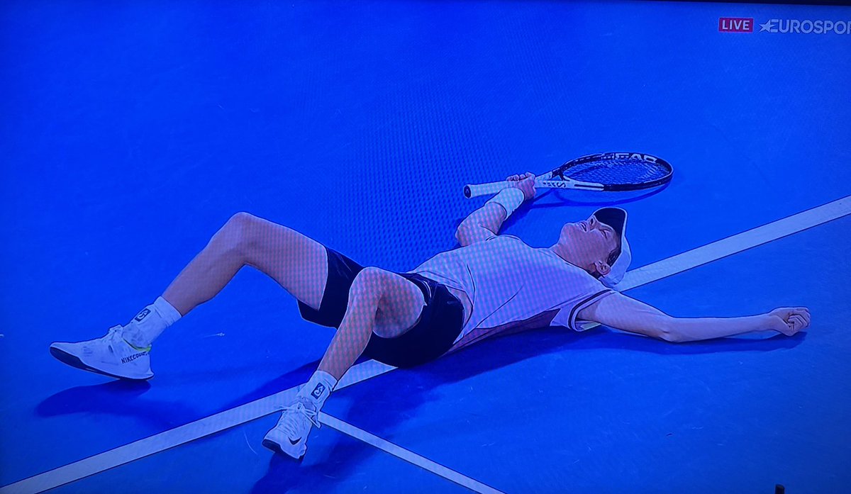 DimitriTinti's tweet photo. Stremato ma resistente fino alla fine 💪🏻 Grande #Sinner! Un campione! 🏆🎾🇮🇹
#AustralianOpen2024 https://t.co/Y0qt1qaQj8