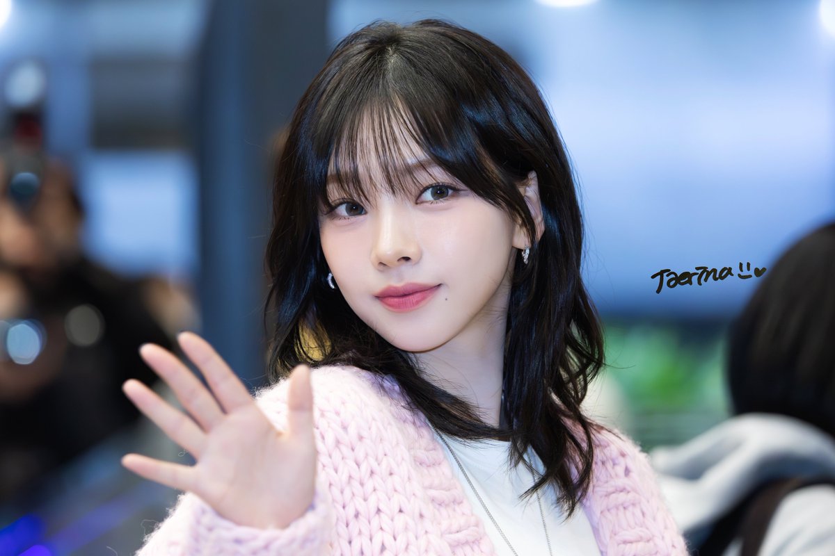 taerina09's tweet photo. 240127 김포공항 #에스파 #카리나 #aespa #Karina https://t.co/zopy4mB0Up
