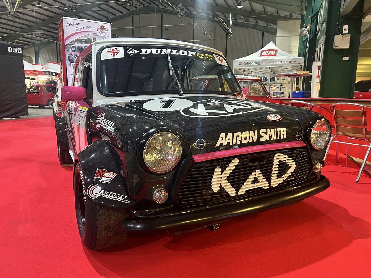 GrandPrixCooper's tweet photo. Some gorgeous Minis and MINIs here today https://t.co/gLWkkWbZuL