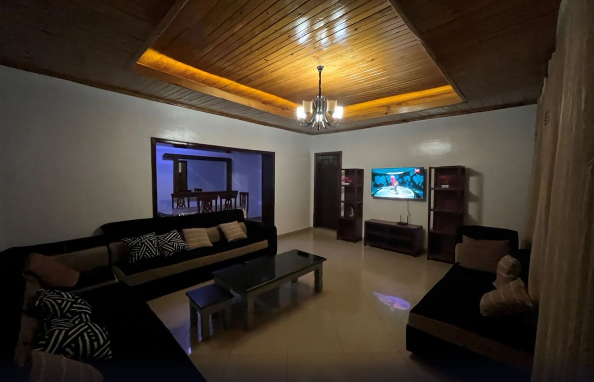 dott_stays's tweet image. We have a charming #5bed #House in #Kigali which has a front &amp;amp; back garden, driveway parking, WiFi &amp;amp; more. 

To book or enquire, quote Ref: EX/C5B👉buff.ly/3wJhaYE

#staycation #stays #accommodation #holidayhome #travel #travellers #vacation #furnished #shortlet